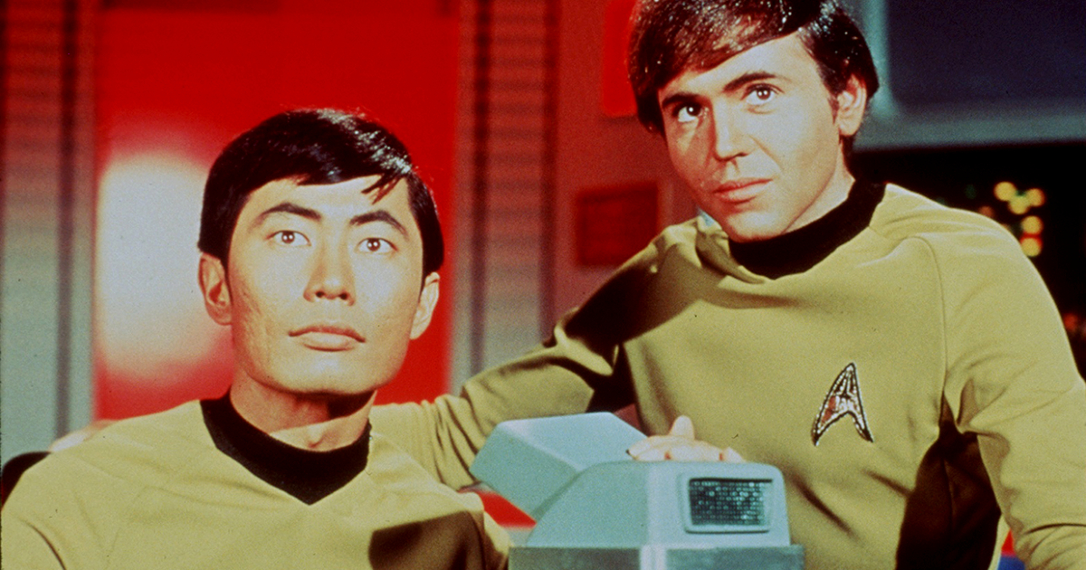 chekov e sulu al ponte di comando guardano davanti a loro - nerdface