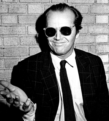 jack nicholson sorride beffardo indossando gli occhiali da sole - nerdface