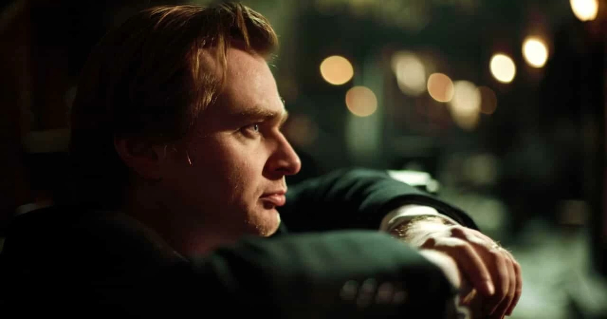 christopher nolan guarda davanti a sé - nerdface