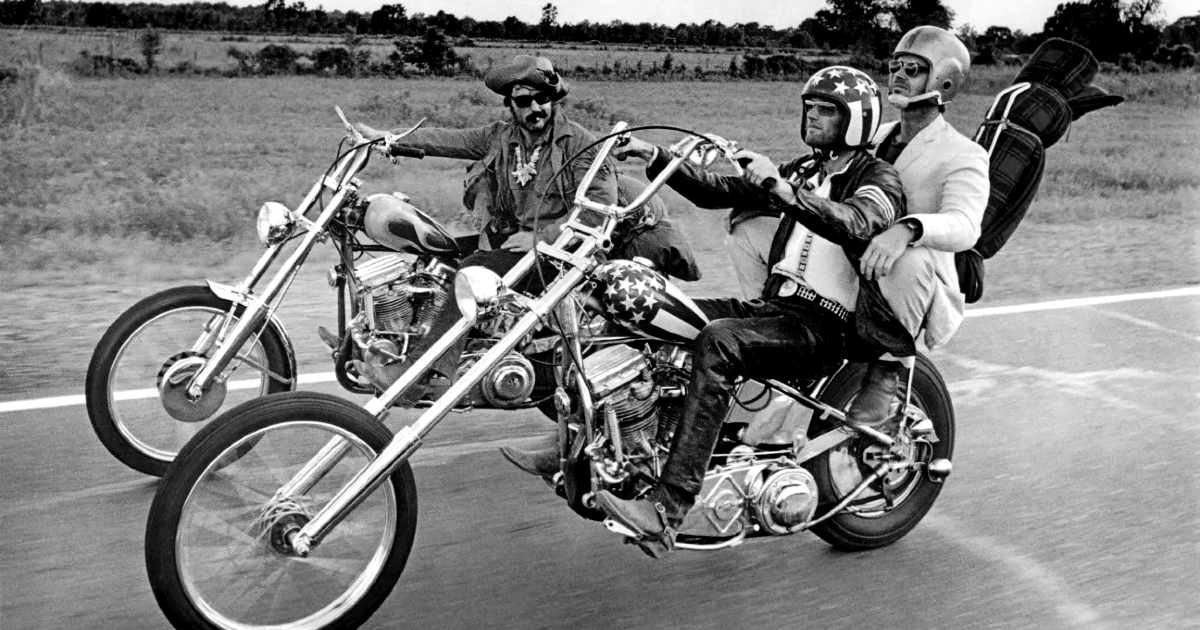 jack nicholson in easy rider è in sella alla sua moto chopper - nerdface