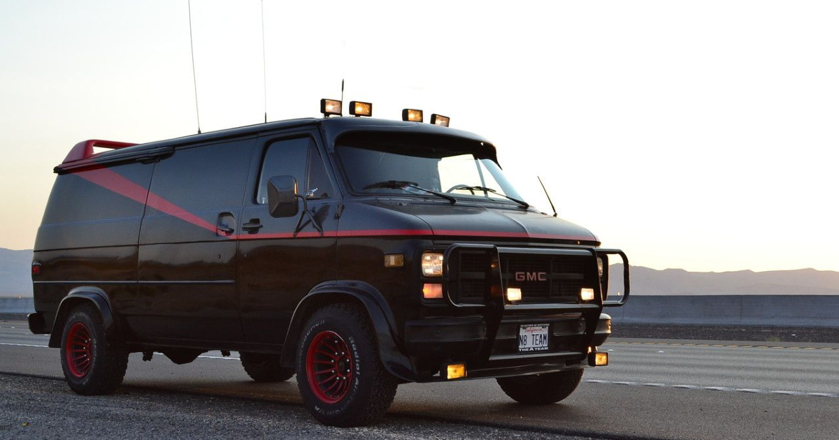 il gmc vandura dell'a-team, nero con la linea rossa - nerdface