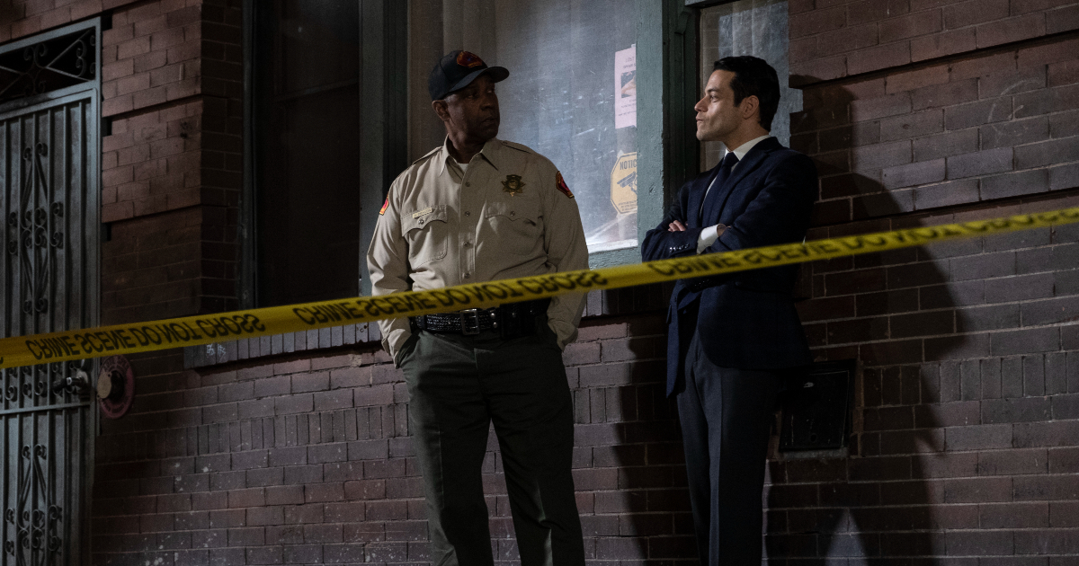 rami malek e denzel washington si guardano mentre sono sulla scena del crimine - nerdface