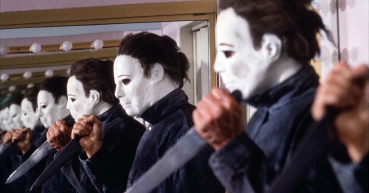 tante immagini di michael myers di halloween dal volto di william shatner si riflettono su un vetro - nerdface