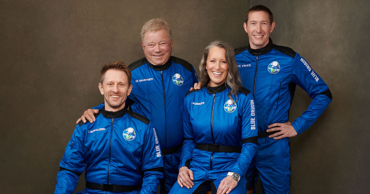william shatner sta per salire sulla nave delle blue origin per andare nello spazio - nerdface