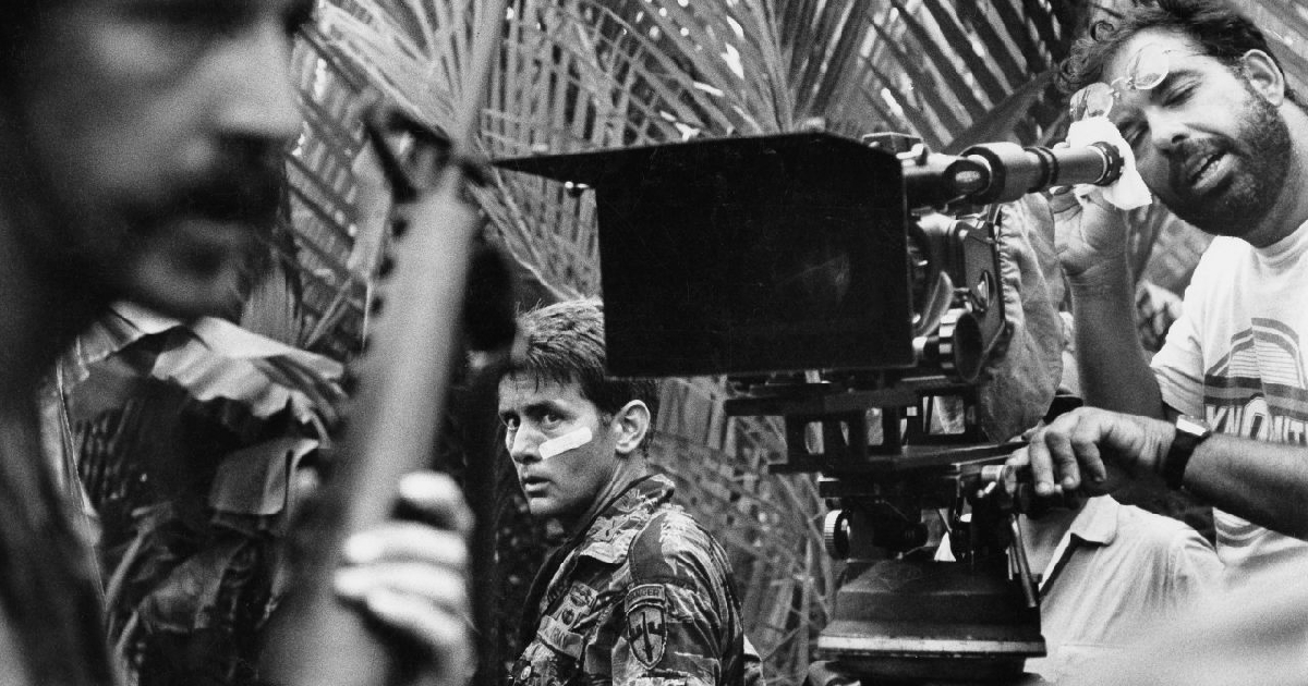 coppola guarda in camera sul set di apocalypse now - nerdface