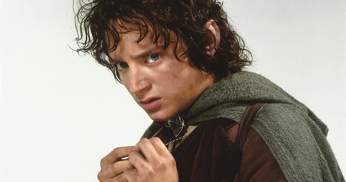 elijah wood indossa il mantello di fordo baggins - nerdface