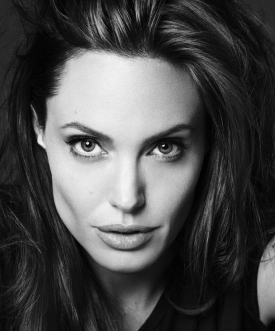 app-angelina-jolie02 angelina jolie in un ritratto in bianco e nero - nerdface