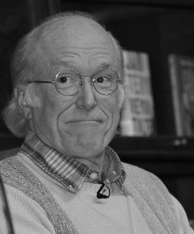 don rosa sorride con un espressione buffa - nerdface