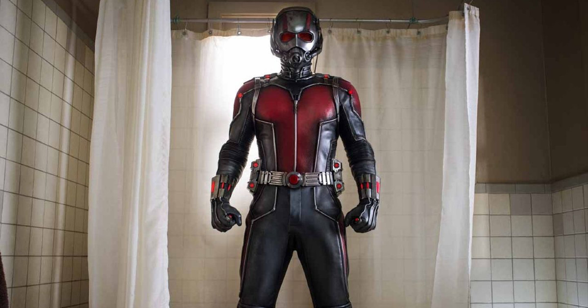 ant-man è in armatura dentro una vasca da bagno - nerdface