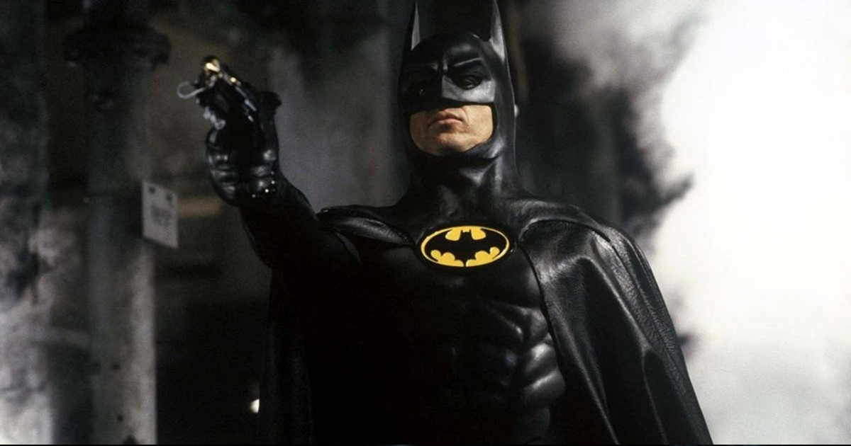 batman punta il suo rampino nel film del 1989 - nerdface