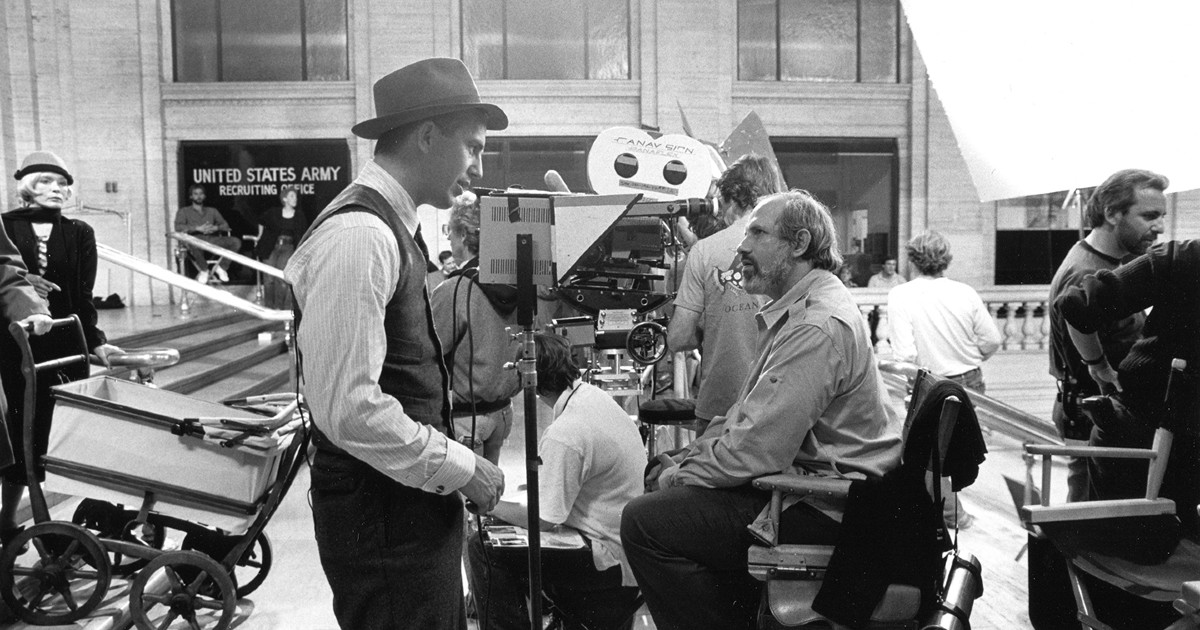 brian de palma sul set de gli intoccabili con kevin costner - nerdface