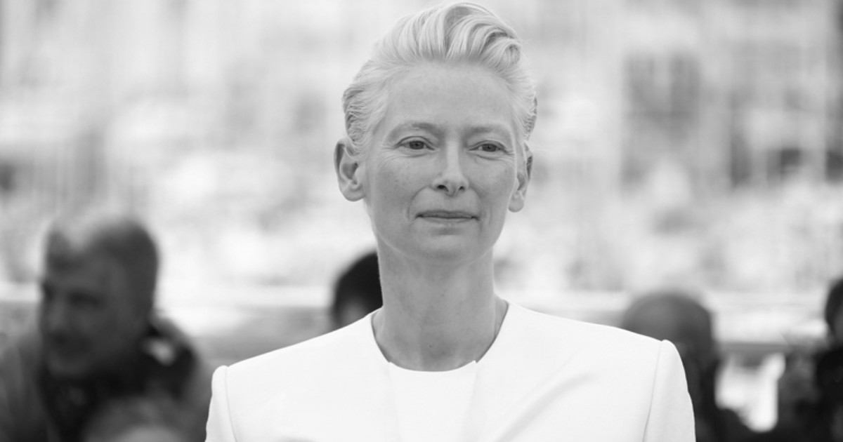 Primo piano di Tilda Swinton - nerdface