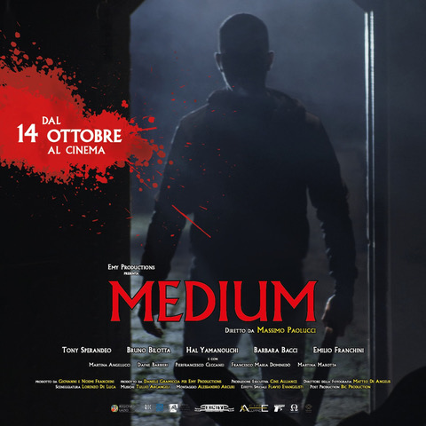 locandina ufficiale di medium - nerdface