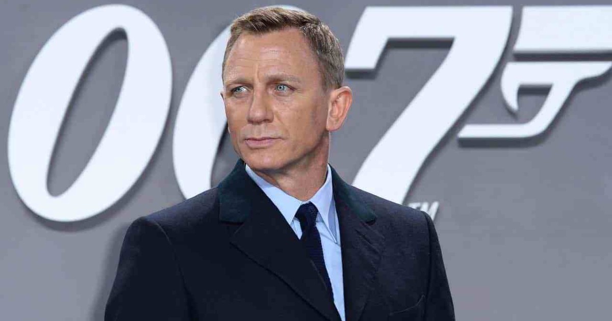 Primo piano di Daniel Craig - nerdface