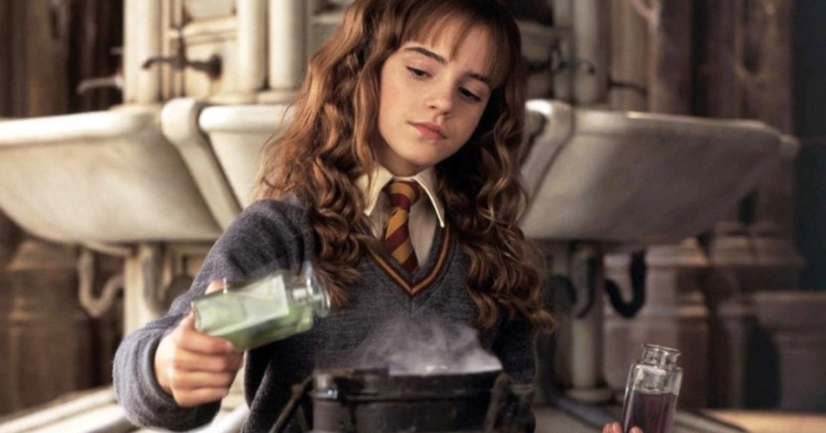 hermione granger sta preparando una qualche pozione - nerdface