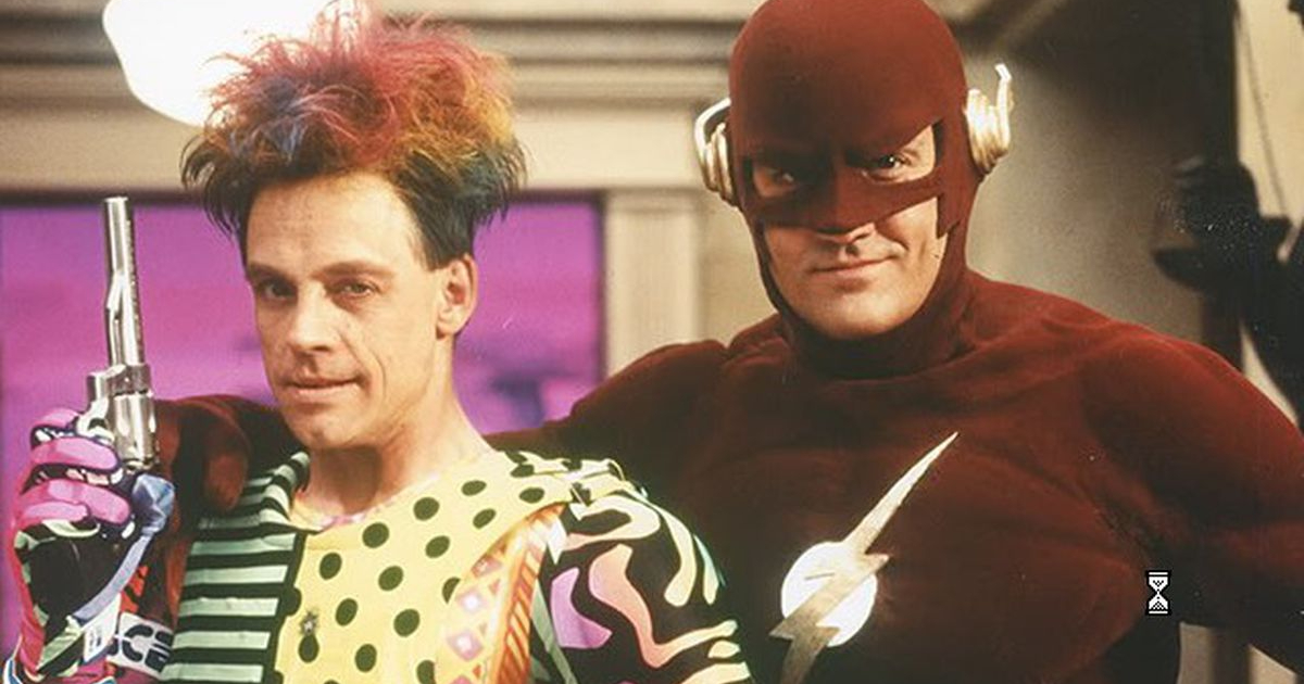 mark hamill nel costume kitsch e sgargiante di trickster in the flash - nerdface