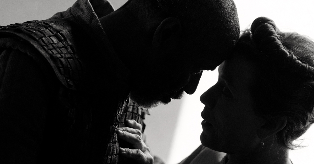 denzel washington e frances mcdormand in una suggestiva immagine in bianco e nero - nerdface