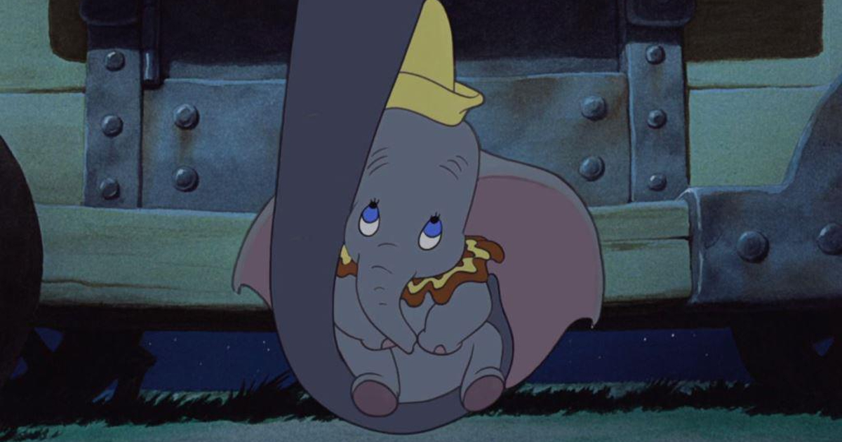 dumbo è dondolato dalla proboscide della mamma imprigionata: state piangendo come noi? - nerdface