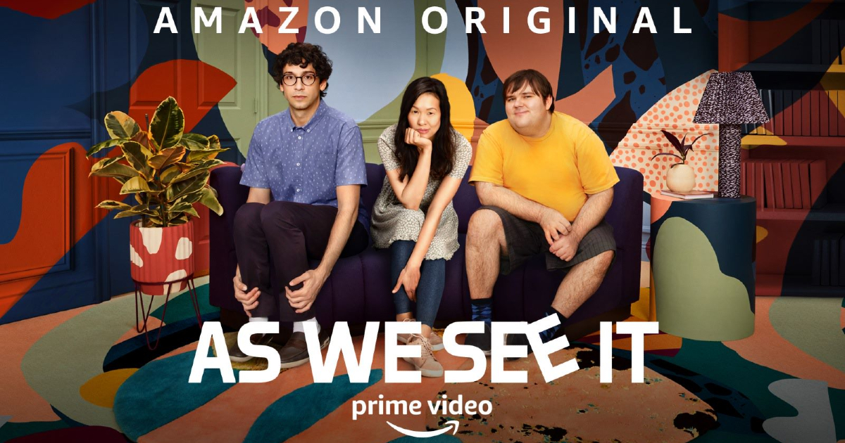 i tre protagonisti di as we see it seduti sul divano di casa - nerdface