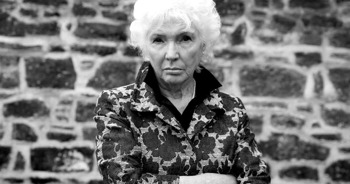 fionnula flanagan è una della madri terribili di cinema e televisione - nerdface