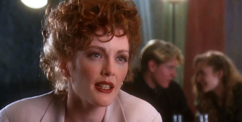 julianne moore in permamente rossa in body of evidence - nerdface