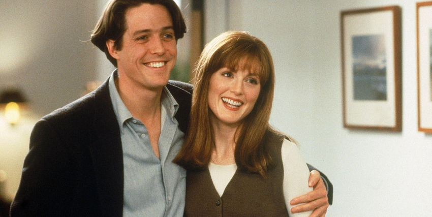 julianne moore è abbracciata da hugh grant in nine months - nerdface