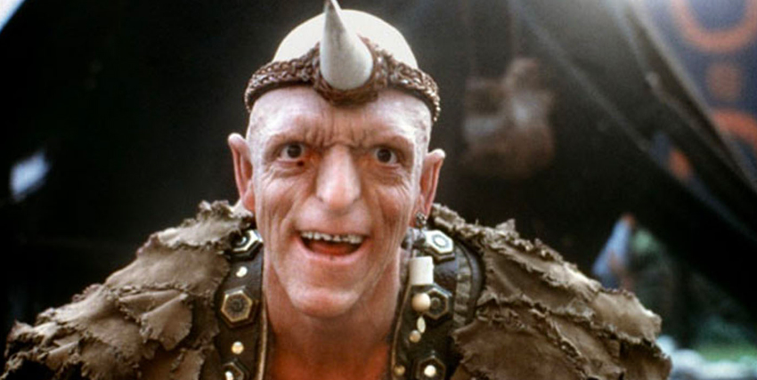 berryman, attore di horror, è uno dei cannibali del film e indossa un copricapo con un corno - nerdface