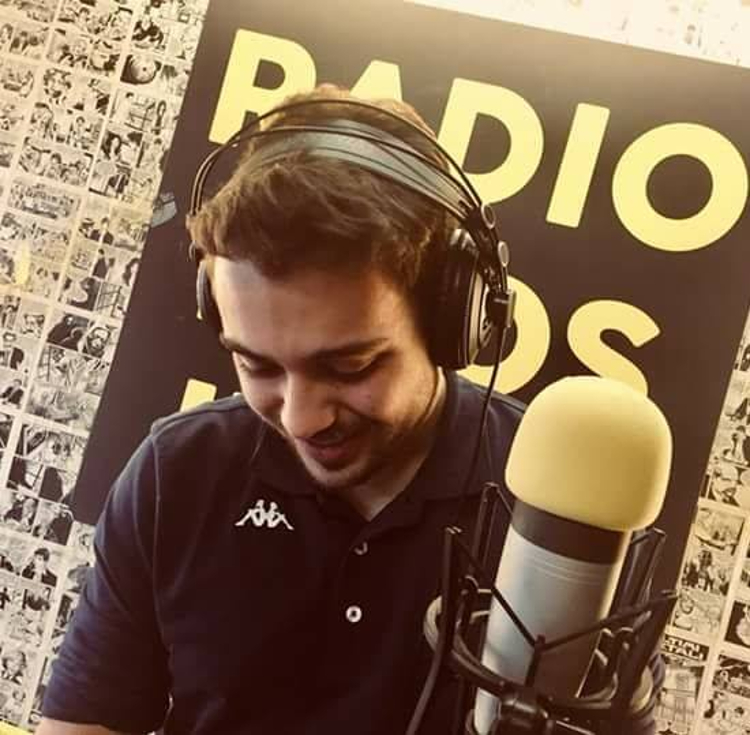 edoardo frazzitta a radio kaos italy sorride pensando a francesco totti - nerdface