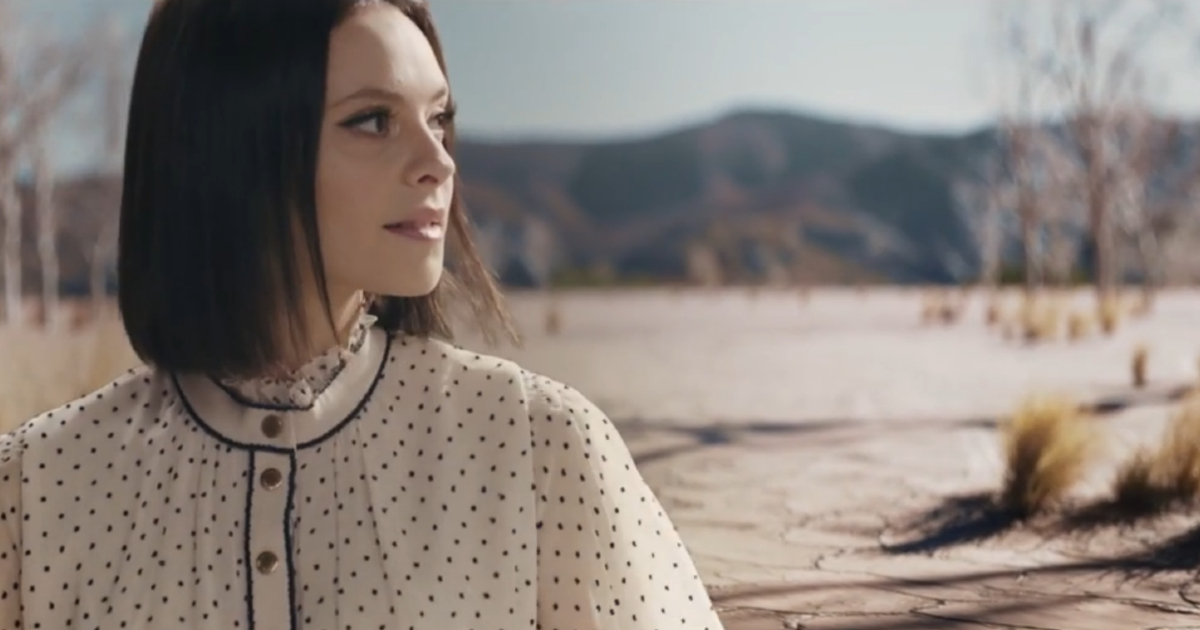 francesca michelin è nel deserto nel nuovo video promo di sky nature - nerdface