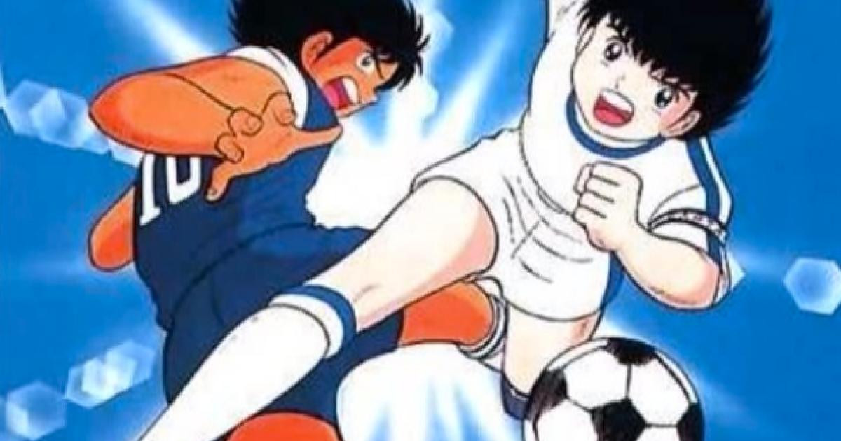 una squadra giapponese esegue uno schema su calcio di punizione in stile holly e benji - nerdface