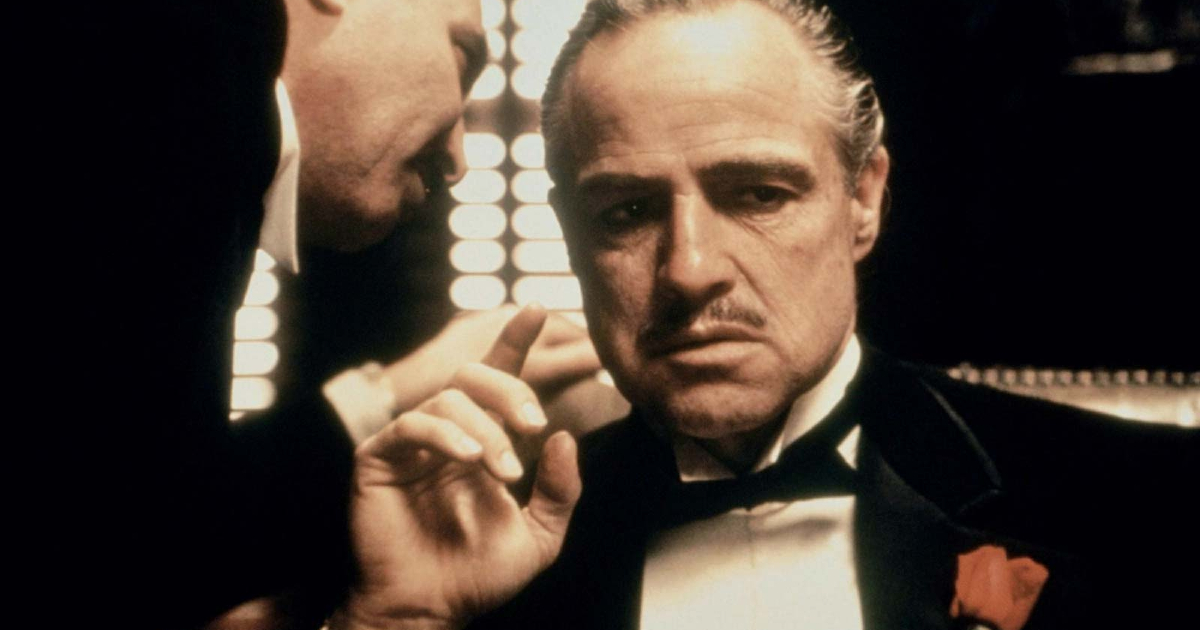 marlon brando ascolta cos'ha da dirgli il suo consigliere - nerdface