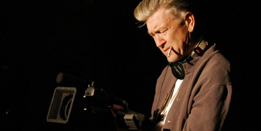 david lynch guarda in camera mentre fuma una sigaretta - nerdface