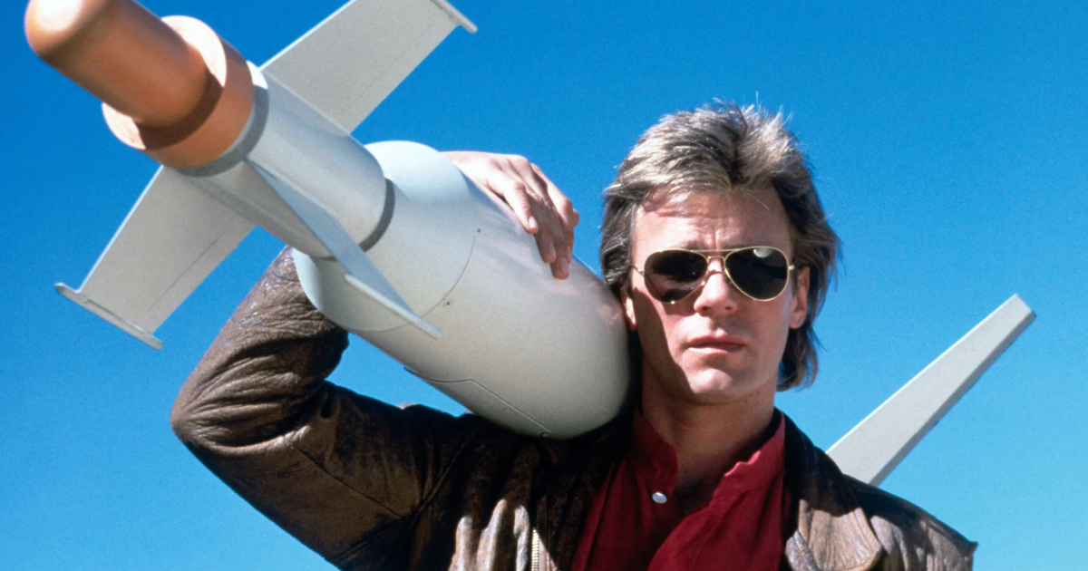 richard dean anderson nella celebre foto di macgyver col missile sulla spalla - nerdface