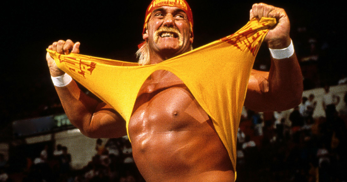 hulk hogan si strappa la canottiera in una royal rumble - nerdface