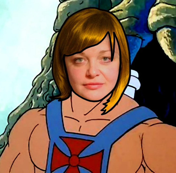 il volto di paola mazzi emerge sul corpo di he-man - nerdface