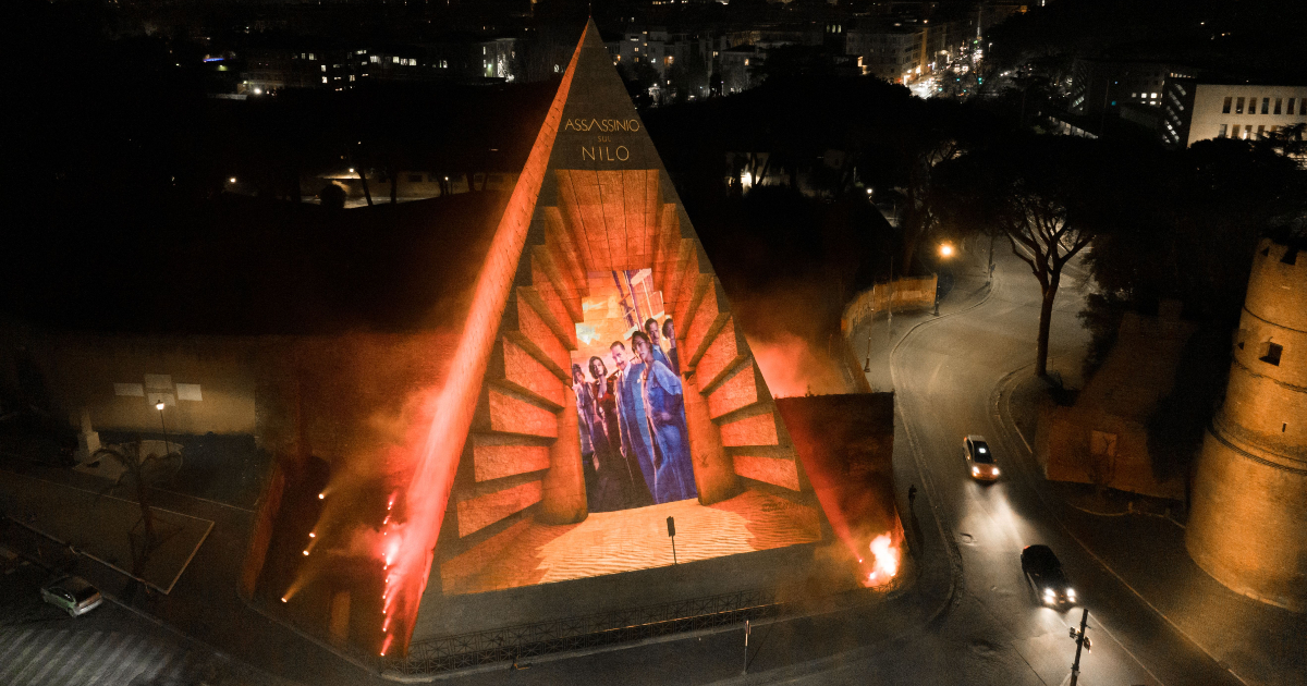 un'immagine del video mapping a roma di assassinio sul nilo - nerdface