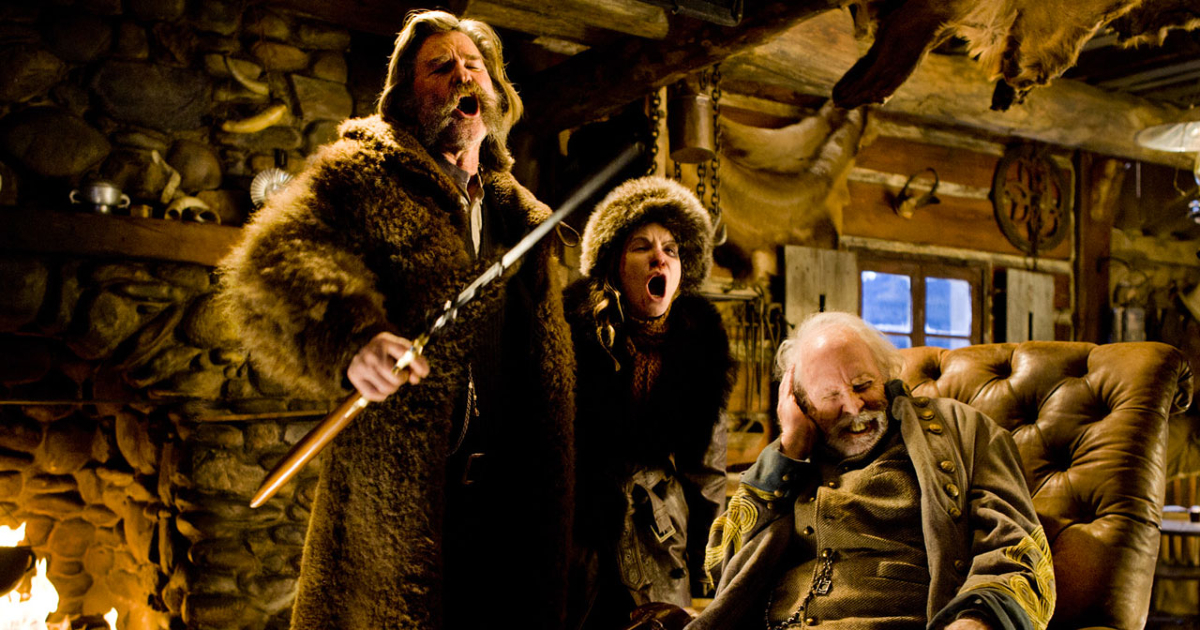 jennifer jason leigh urla insieme a kurt russell in the hateful eight - nerdface