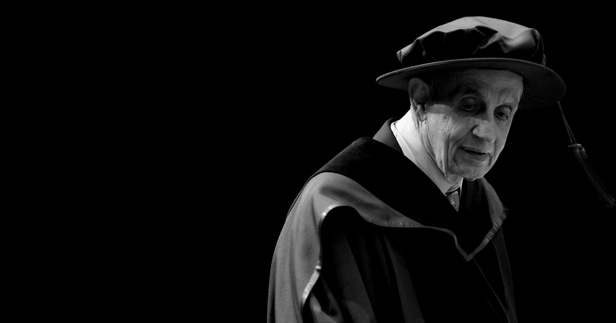 john nash in alta uniforme accademica riceve un premio - nerdface
