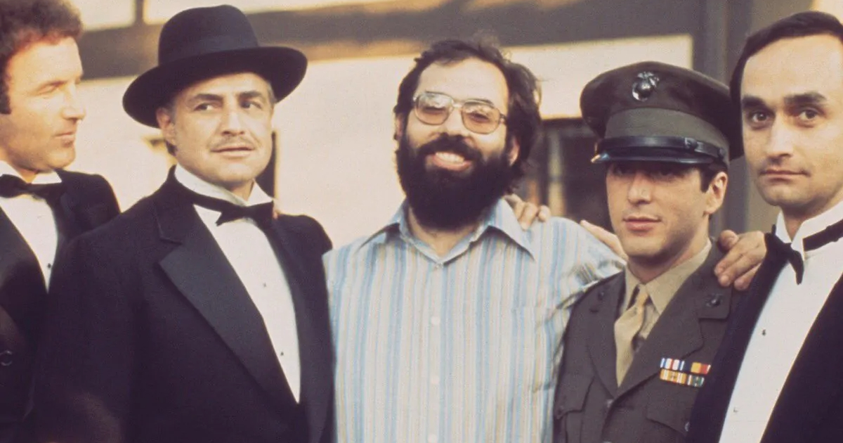 coppola in una foto di fruppo con marlon brando, al pacino, michael caan e cazavale - nerdface