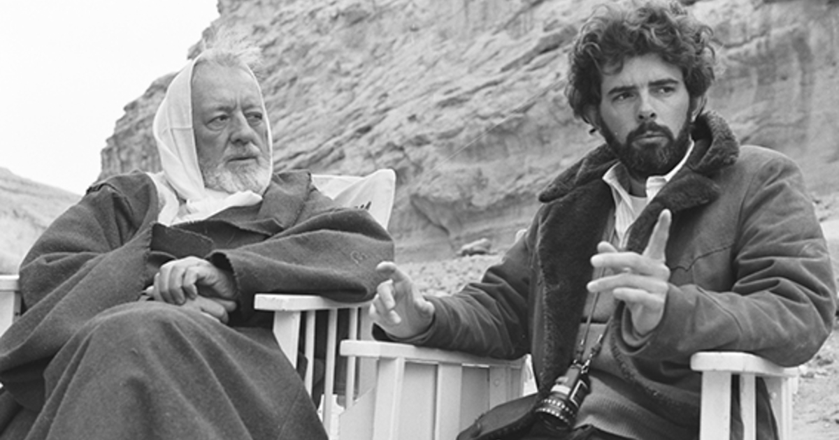 alec guinness è seduto accanto a george lucas in mezzo al deserto - nerdface