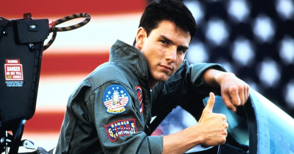 la celebre posa di tom cruise in top gun che fa l'ok dal caccia - nerdface