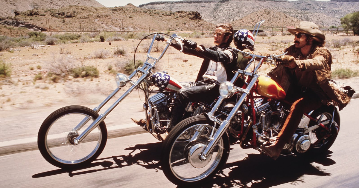 l'immagine cult di easy rider con peter fonda e dennis hopper in sella ai loro chopper - nerdface