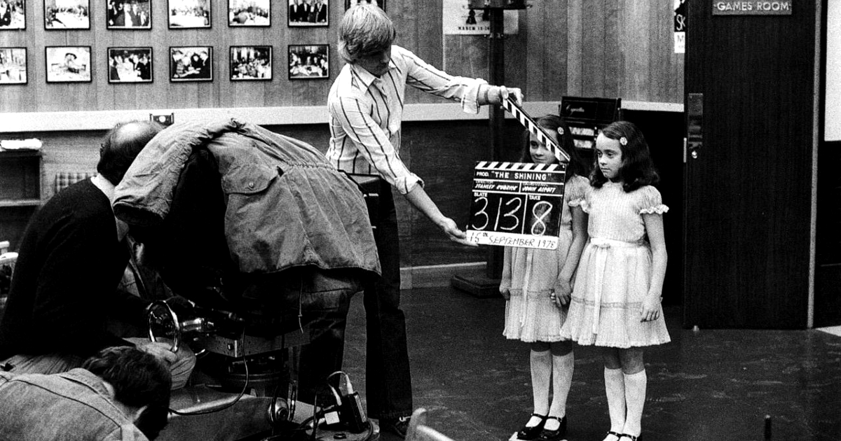 le due gemelline diaboliche sul set di shining - nerdface