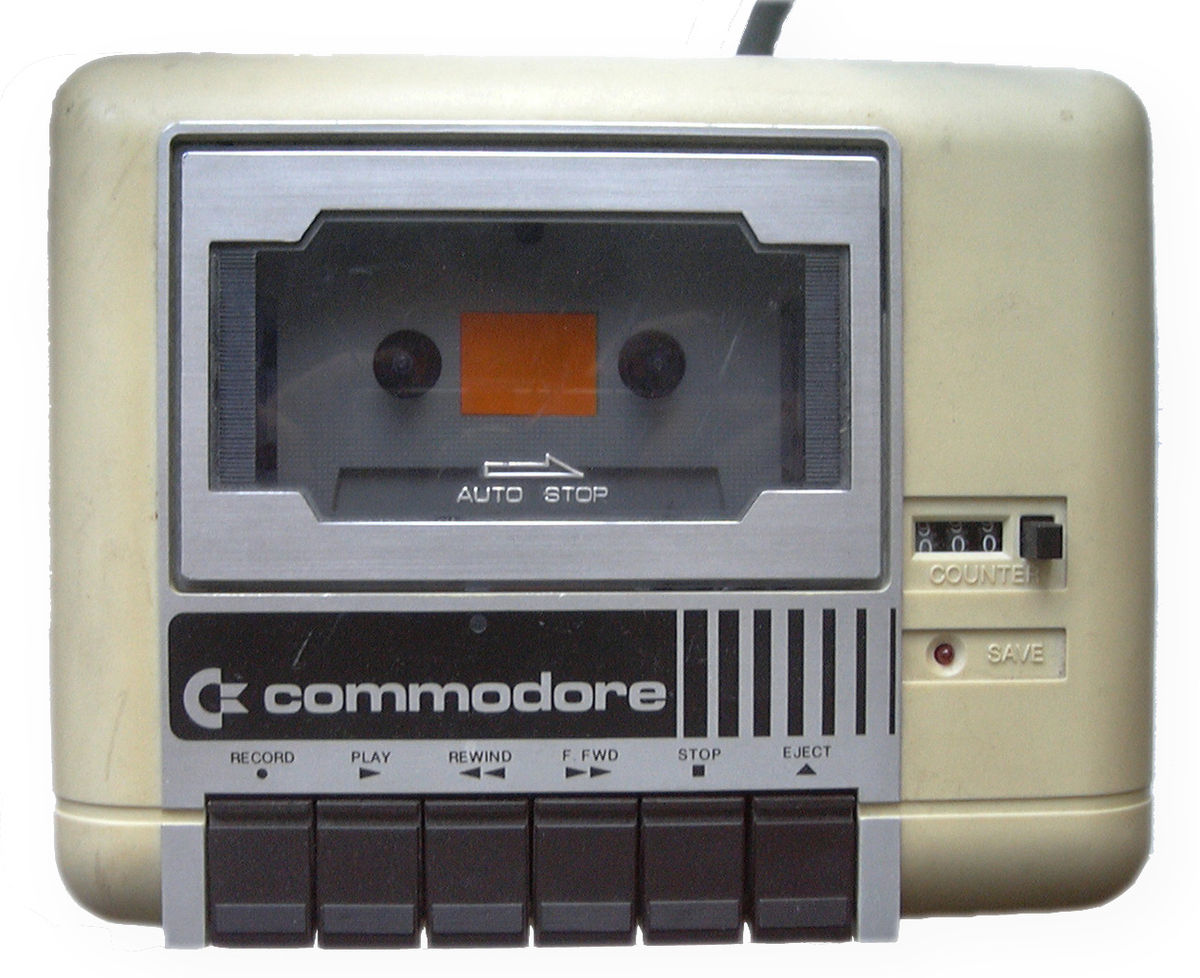 il lettore della cassetta del commodore 64 - nerdface