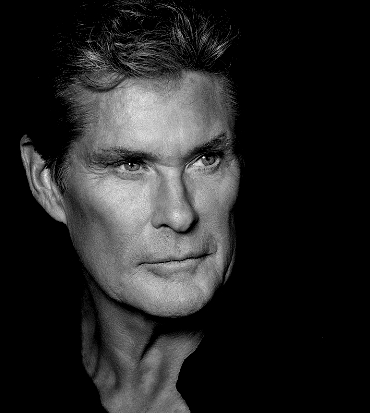 david hasselhoff in un ritratto in bianco e nero - nerdface