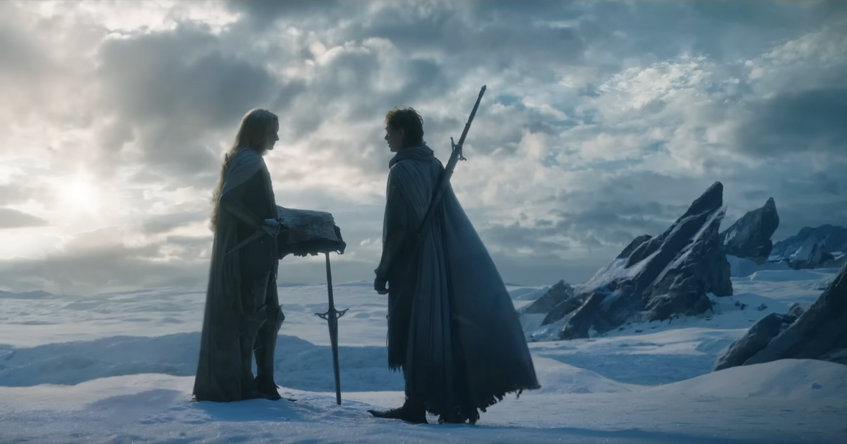 galadriel e un suo compagno si guardano in una landa ghiacciata nel secondo teaser de gli anelli del potere - nerdface