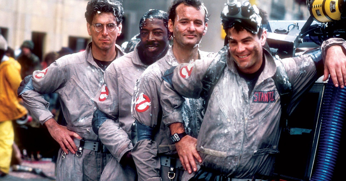 dan aykroyd sorride insieme agli altri ghostbusters - nerdface