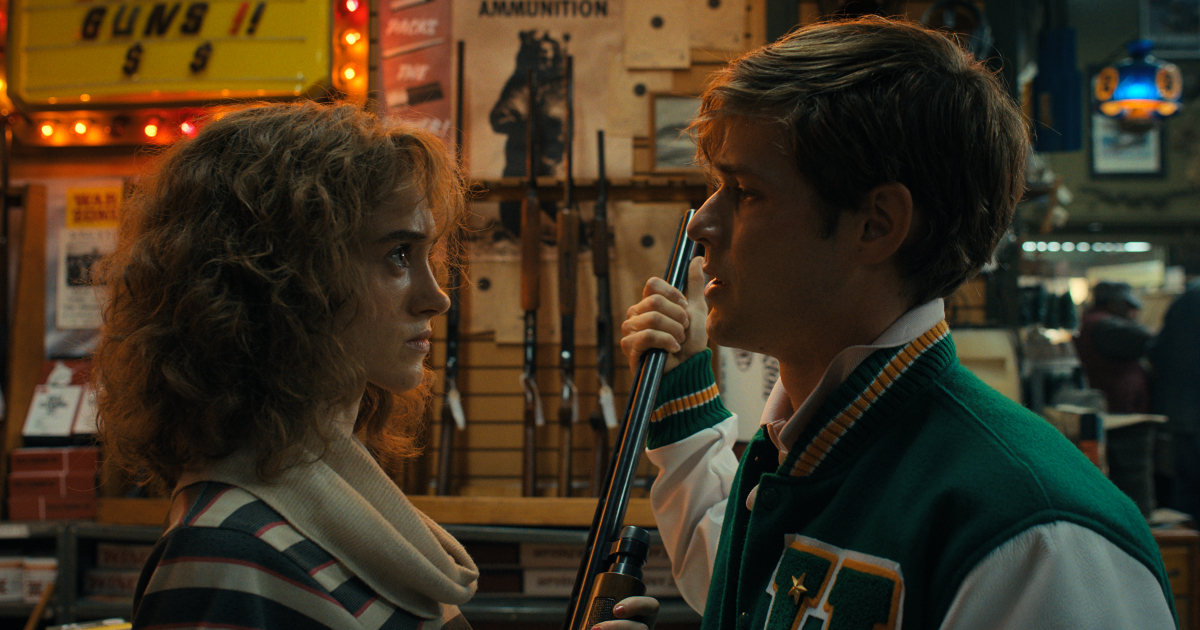nancy affronta un bullo in stranger things 4 - nerdface