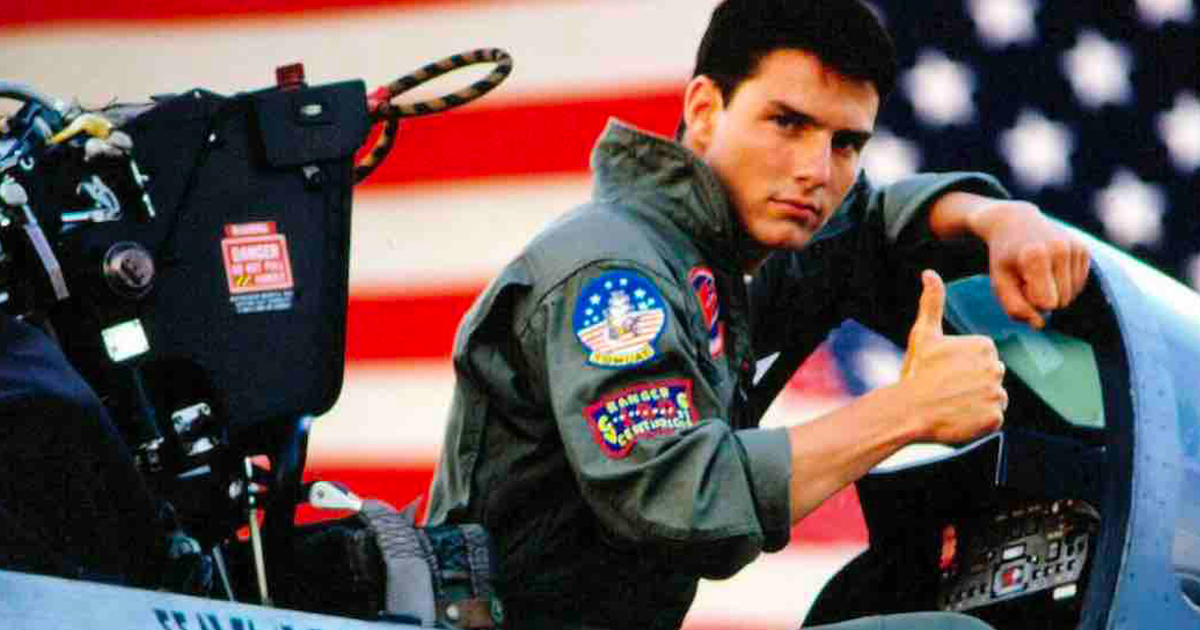 tom cruise a bordo del caccia in top gun - nerdface