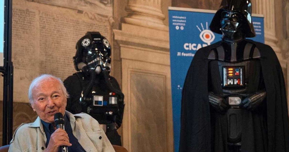 piero angela parla al cicap scortato da darth vader - nerdface